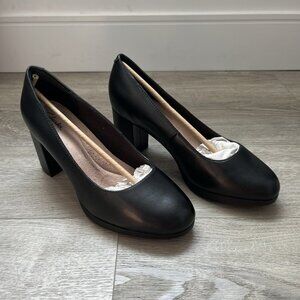 Clarks Bayla Slip Black Leather Loafers Women’s Size 7W  Block Heel  NINB